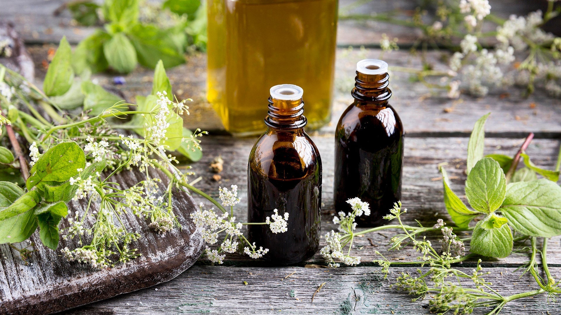 The Secret History of Attar: Why Traditional Oriental Perfume Oils Last Longer Than Sprays